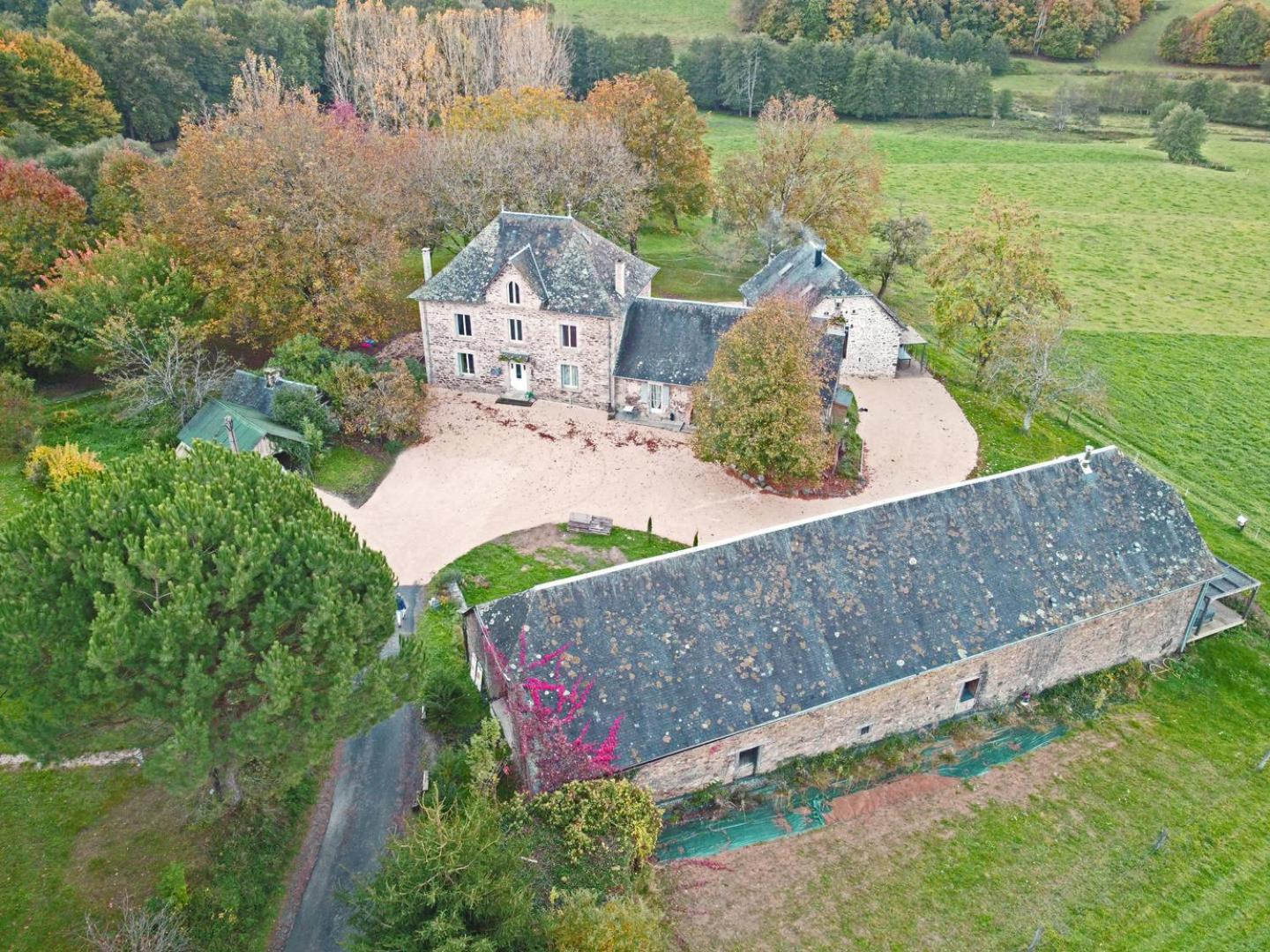 לינה וארוחת בוקר Saint-Germain-les-Vergnes Domaine De La Clauzade מראה חיצוני תמונה